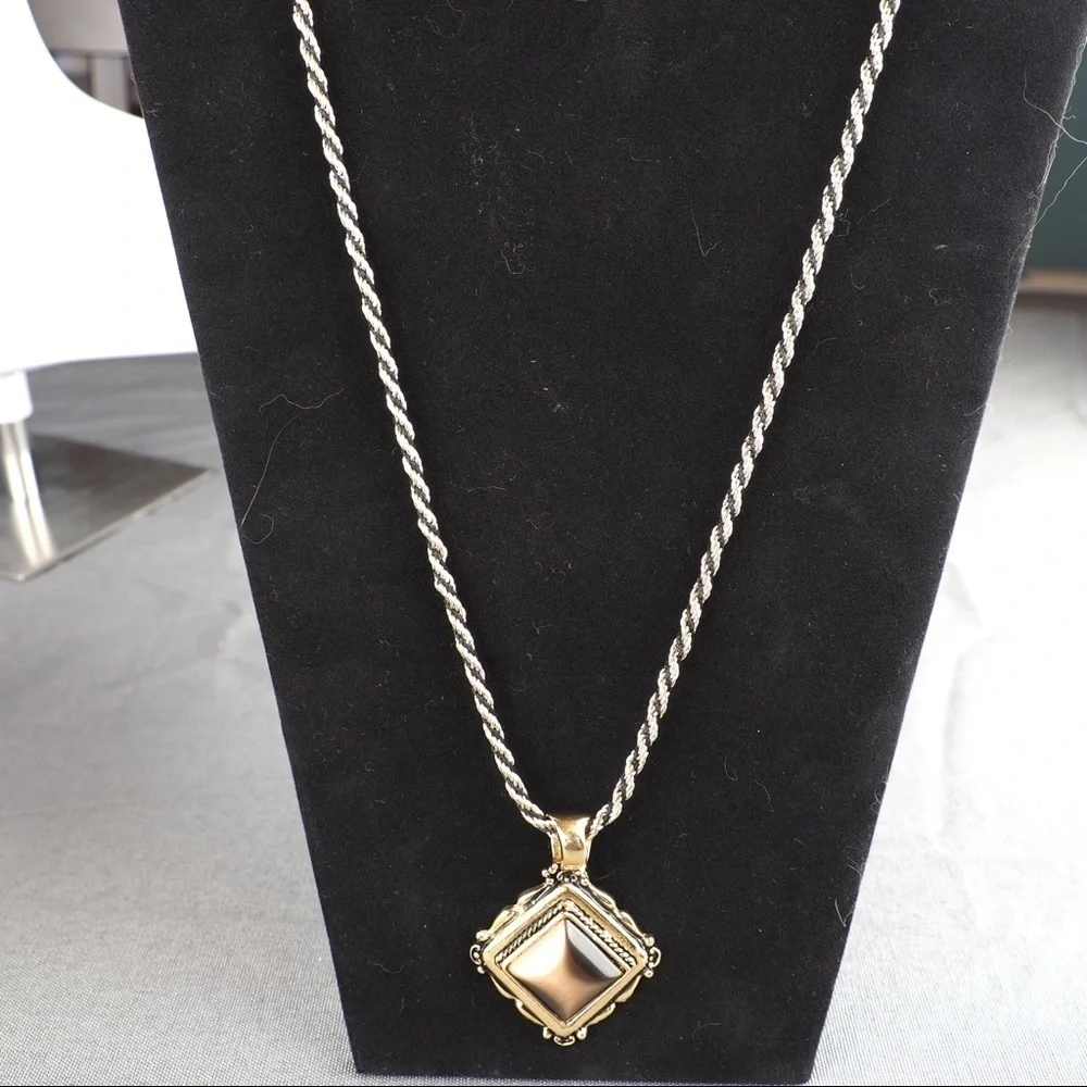 Unique brown gold pendant on thick rope chain